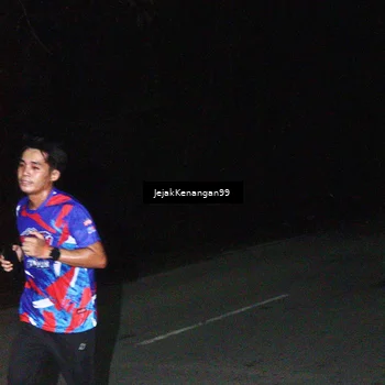 Runner Photo 6064212
