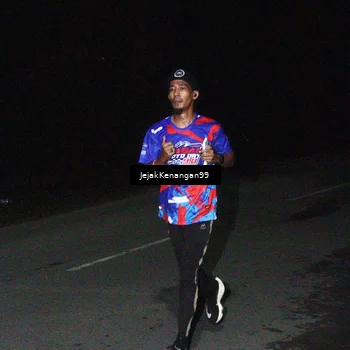 Runner Photo 6064243
