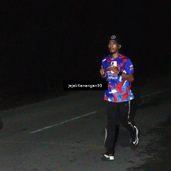 Runner Photo 6064247