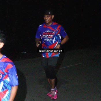 Runner Photo 6064294