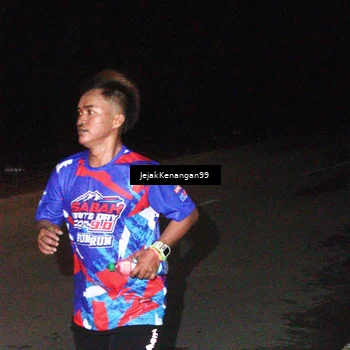 Runner Photo 6064326