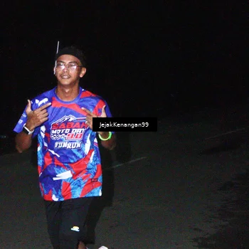 Runner Photo 6064345