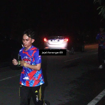 Runner Photo 6064348