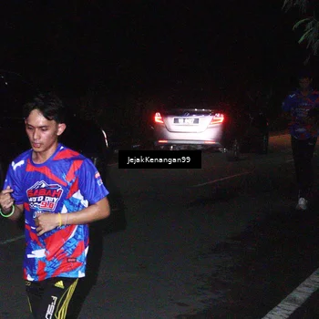 Runner Photo 6064349