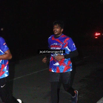 Runner Photo 6064357