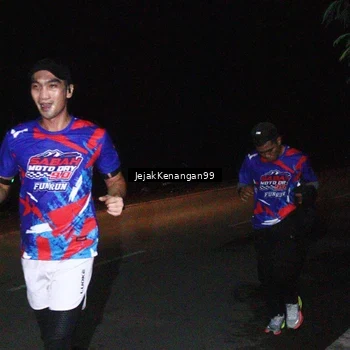 Runner Photo 6064542