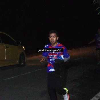 Runner Photo 6064543