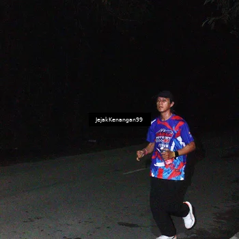 Runner Photo 6064773