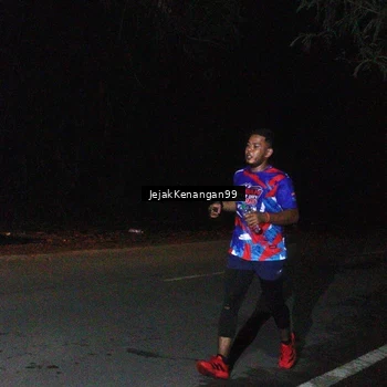 Runner Photo 6064844