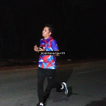 Runner Photo 6064850