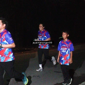 Runner Photo 6064869