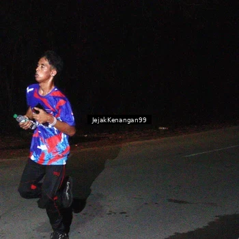 Runner Photo 6064899