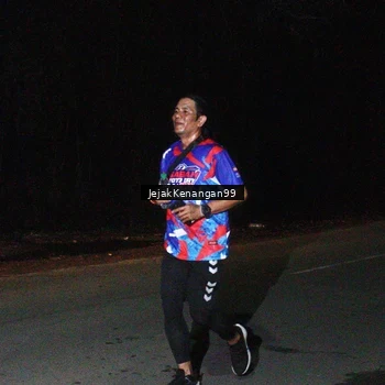 Runner Photo 6064902