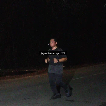 Runner Photo 6064914