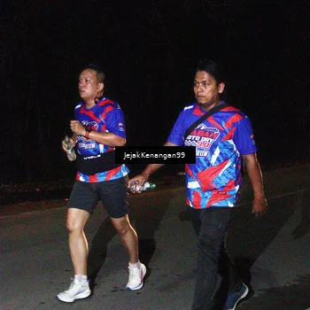 Runner Photo 6064918