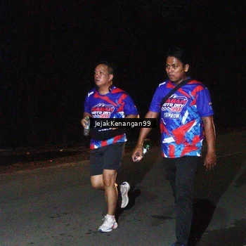 Runner Photo 6064921
