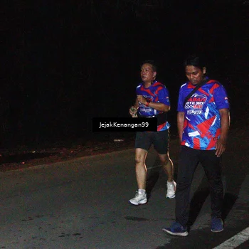 Runner Photo 6064924