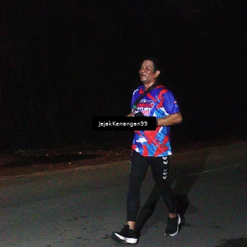 Runner Photo 6064930