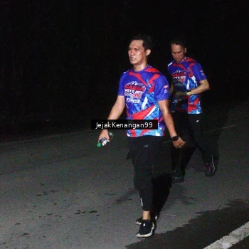 Runner Photo 6064997