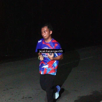 Runner Photo 6065036