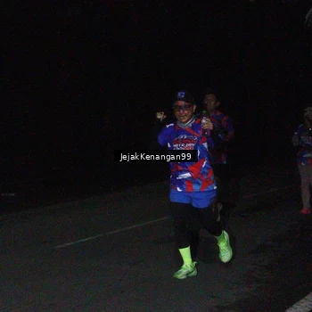 Runner Photo 6065047