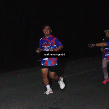 Runner Photo 6065056