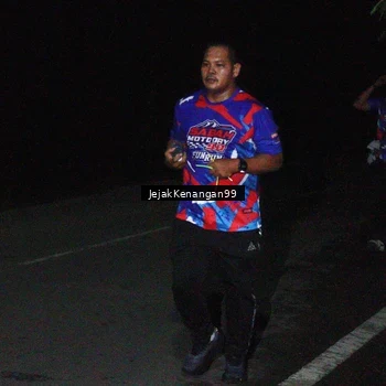 Runner Photo 6065324