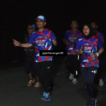 Runner Photo 6065355