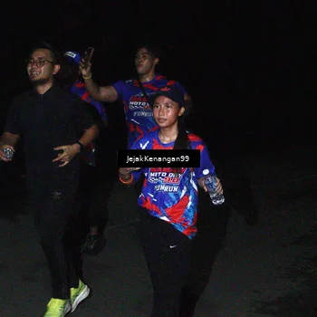 Runner Photo 6065370