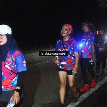 Runner Photo 6065876