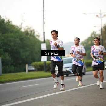 Runner Photo 6068070