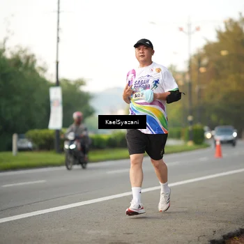 Runner Photo 6068218