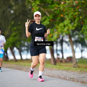 Runner Photo 6070237