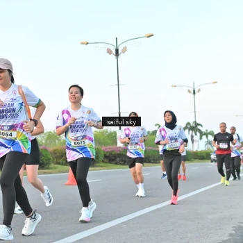 Runner Photo 6070304