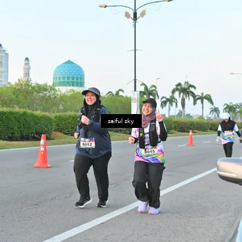 Runner Photo 6071000