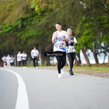 Runner Photo 6071005