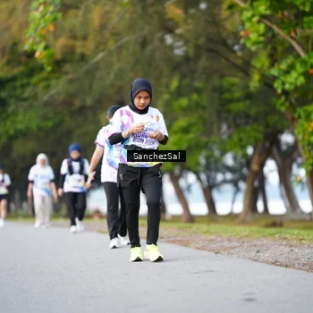 Runner Photo 6071039