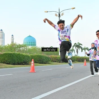 Runner Photo 6071068