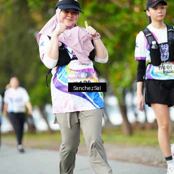 Runner Photo 6071100