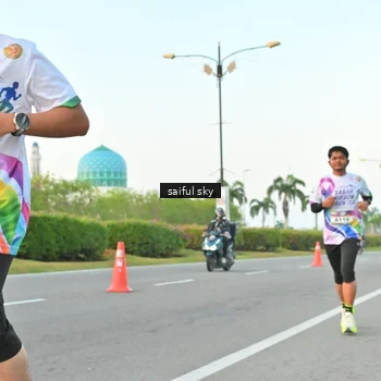 Runner Photo 6071122