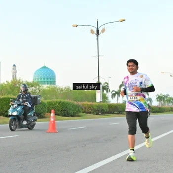 Runner Photo 6071125