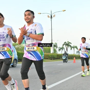 Runner Photo 6071152