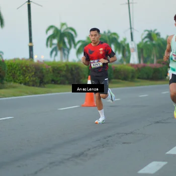 Runner Photo 6073368