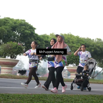 Runner Photo 6074035