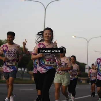 Runner Photo 6074243