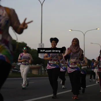 Runner Photo 6074307