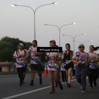 Runner Photo 6074331