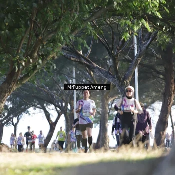 Runner Photo 6076049