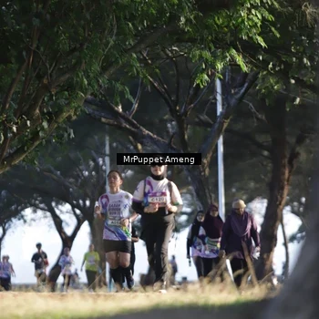 Runner Photo 6076061
