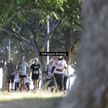 Runner Photo 6076069